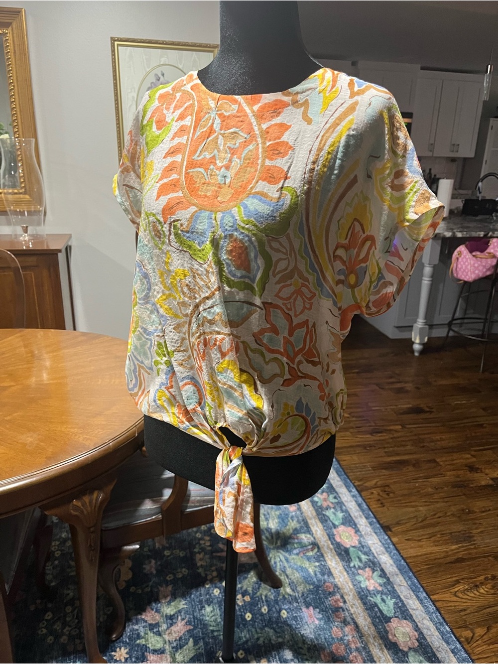 Vince Camuto Multicolor Tie-Front Crop Top with Orange & Blue Print